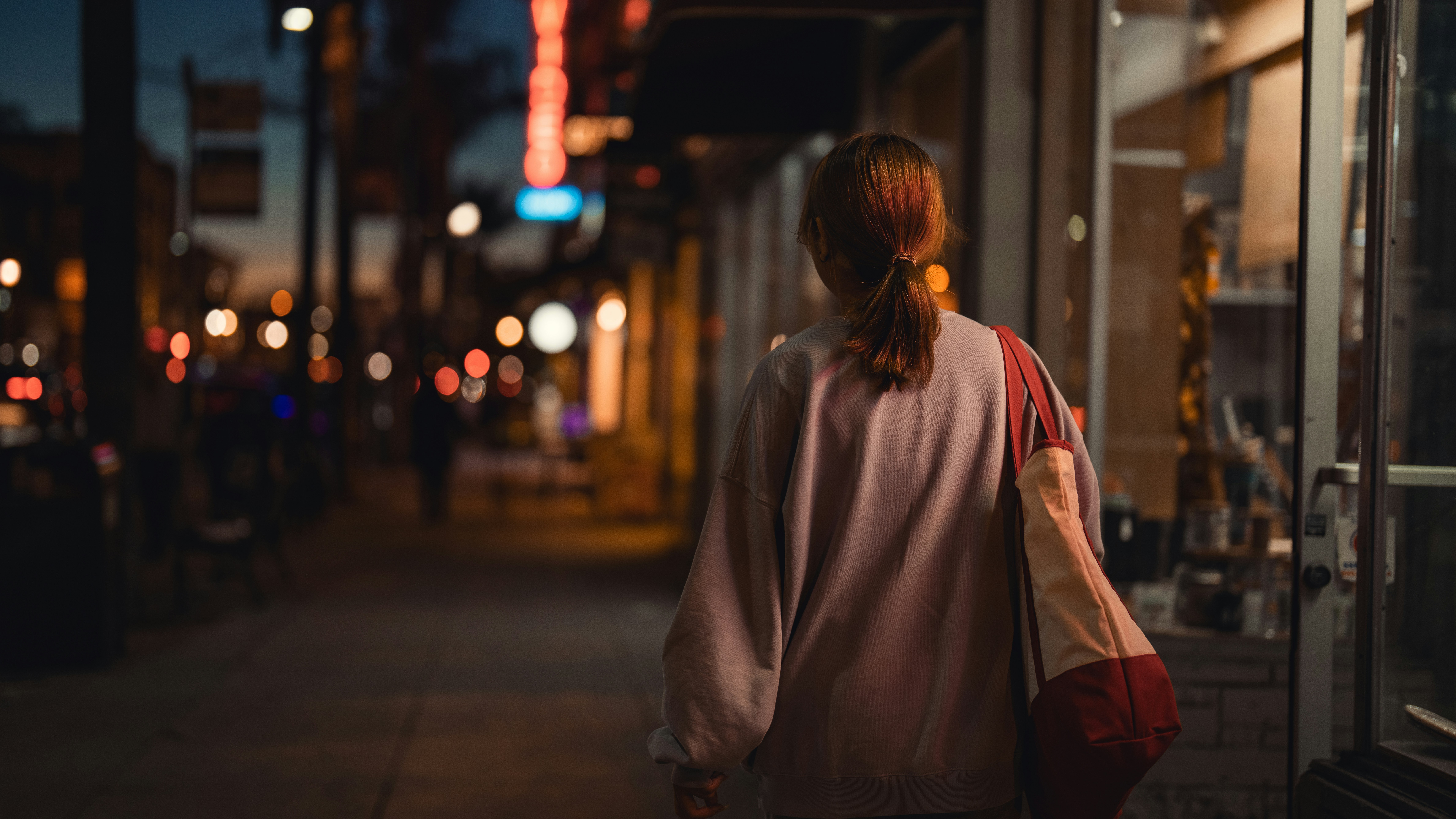 Dating in Des Moines as a Woman: The Timeline Everyone Can See